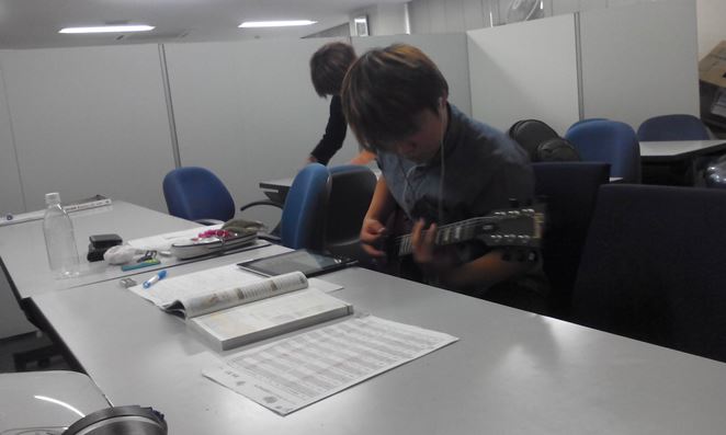 プロギタリストとセッション@立川学習センター