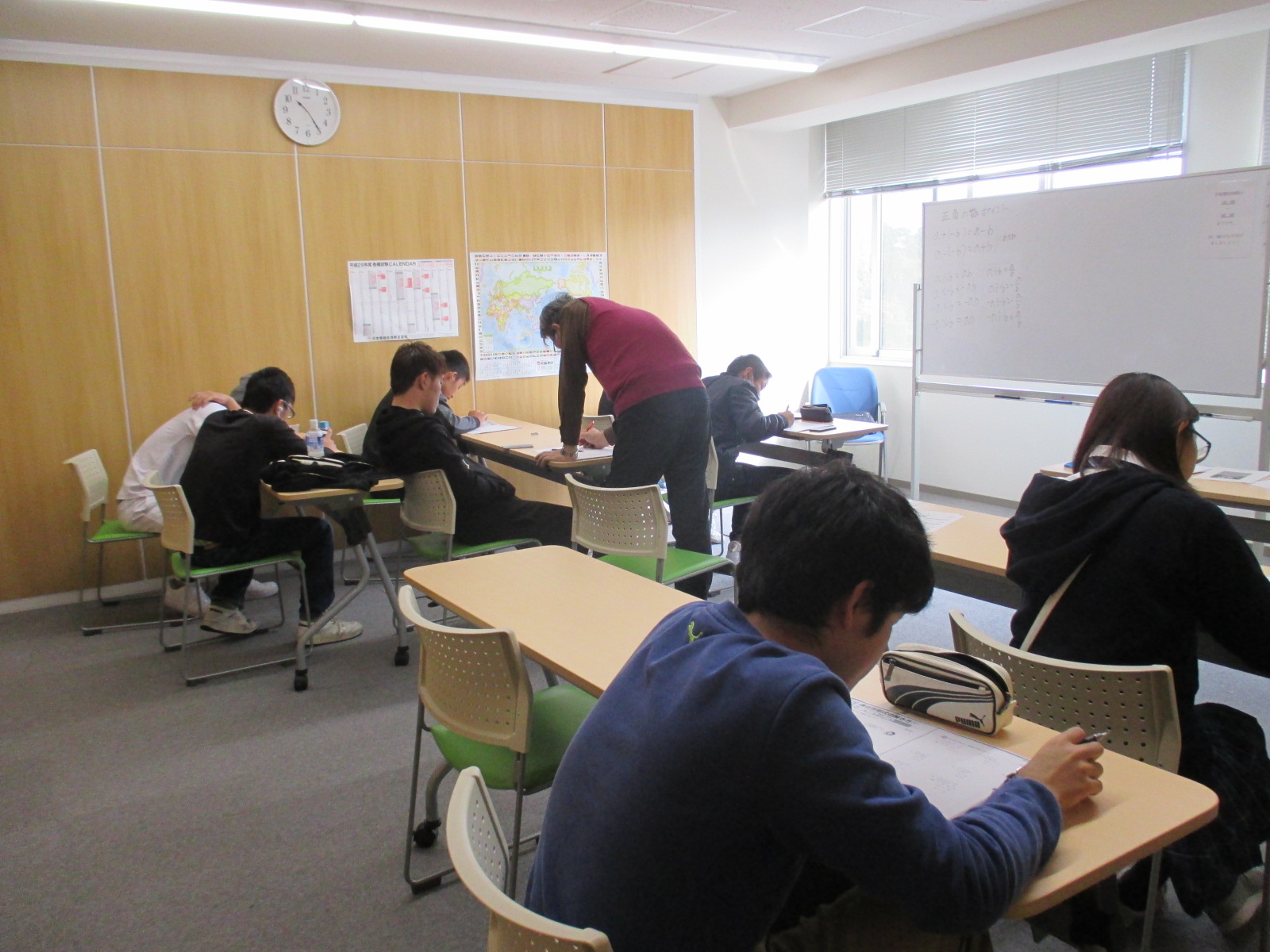 http://www.hchs.ed.jp/campus/takamatsu/images/11-7%20suugaku%20001.JPG