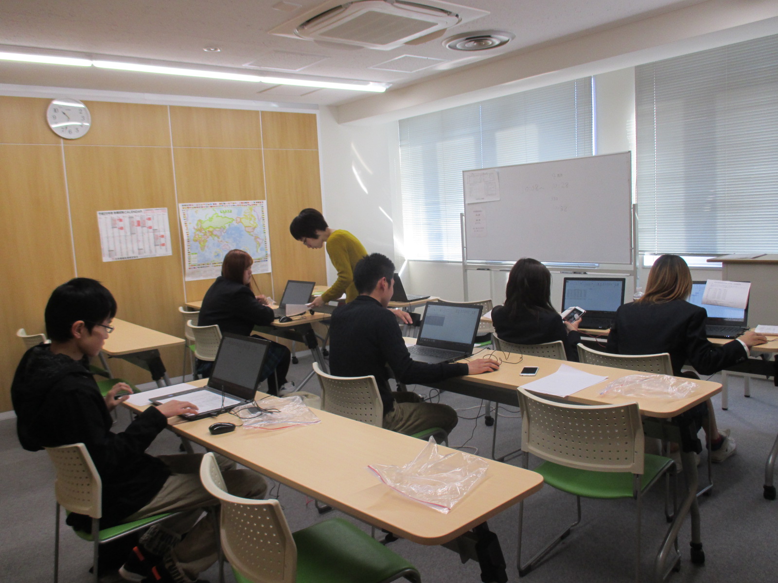 http://www.hchs.ed.jp/campus/takamatsu/images/12-7%20pc%20002.JPG