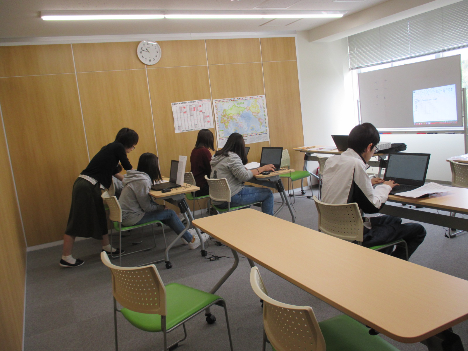 http://www.hchs.ed.jp/campus/takamatsu/images/pc%EF%BD%B8%EF%BE%97%EF%BD%BD001.JPG