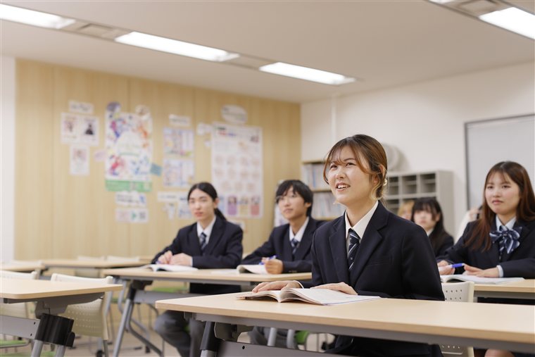 授業を受ける生徒