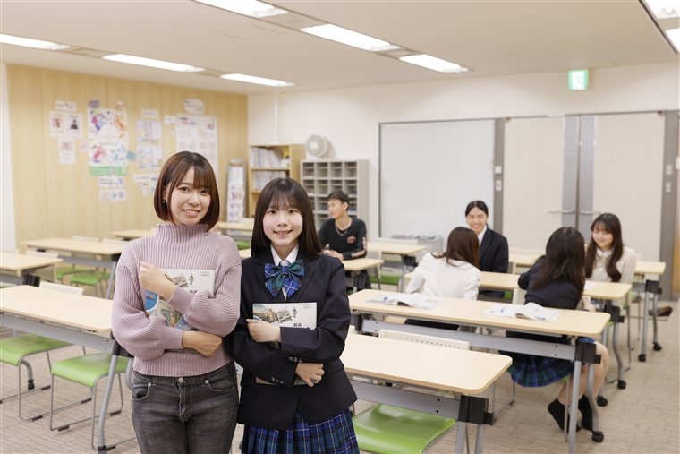 学習センターで過ごす生徒たち