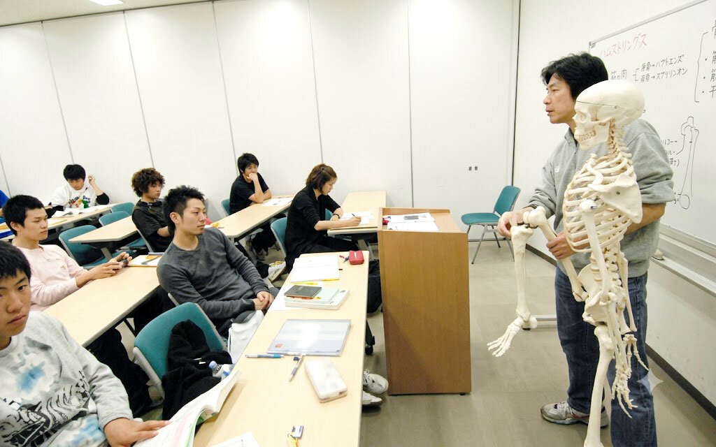 提携する専門教育機関の情報02