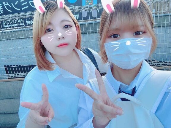 Sさん(左)