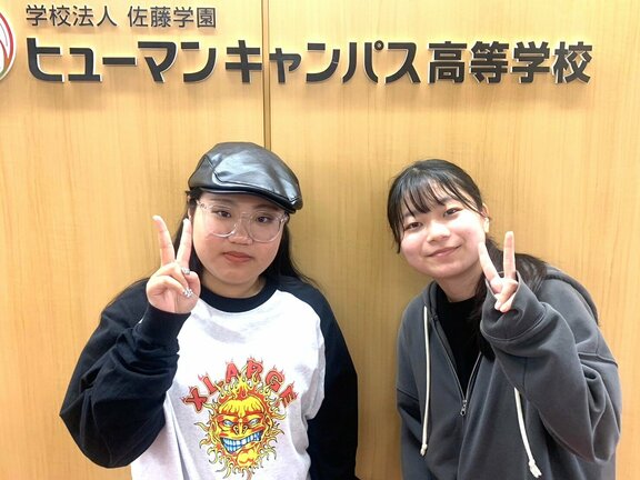上野さん(左側)