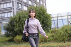 学校へ向かう生徒