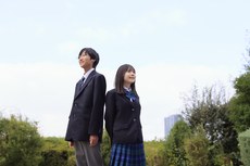 将来に向かって歩き出す生徒たち