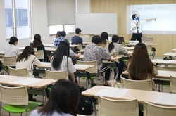 【秋葉原】本日は２年生の始業式です！