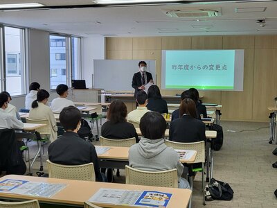 【秋葉原】　今日は、一般通信以外の２年生の始業式ガイダンスでした。