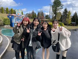 line_oa_chat_241202_124411_group_6.jpg