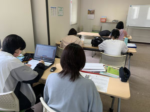 【浜松】課題の勉強中！