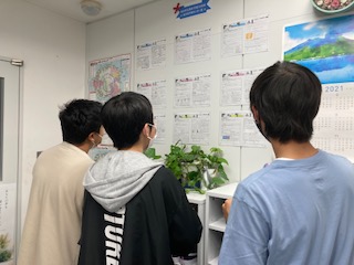 【鹿児島】へ～、すごいね、これ！～2年男子語るの図～