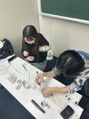 【神戸三宮】メイク・美容専攻のネイル授業に潜入👀