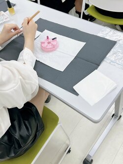 【京都】ポリッシュと絵具でバラを描いてみよう！