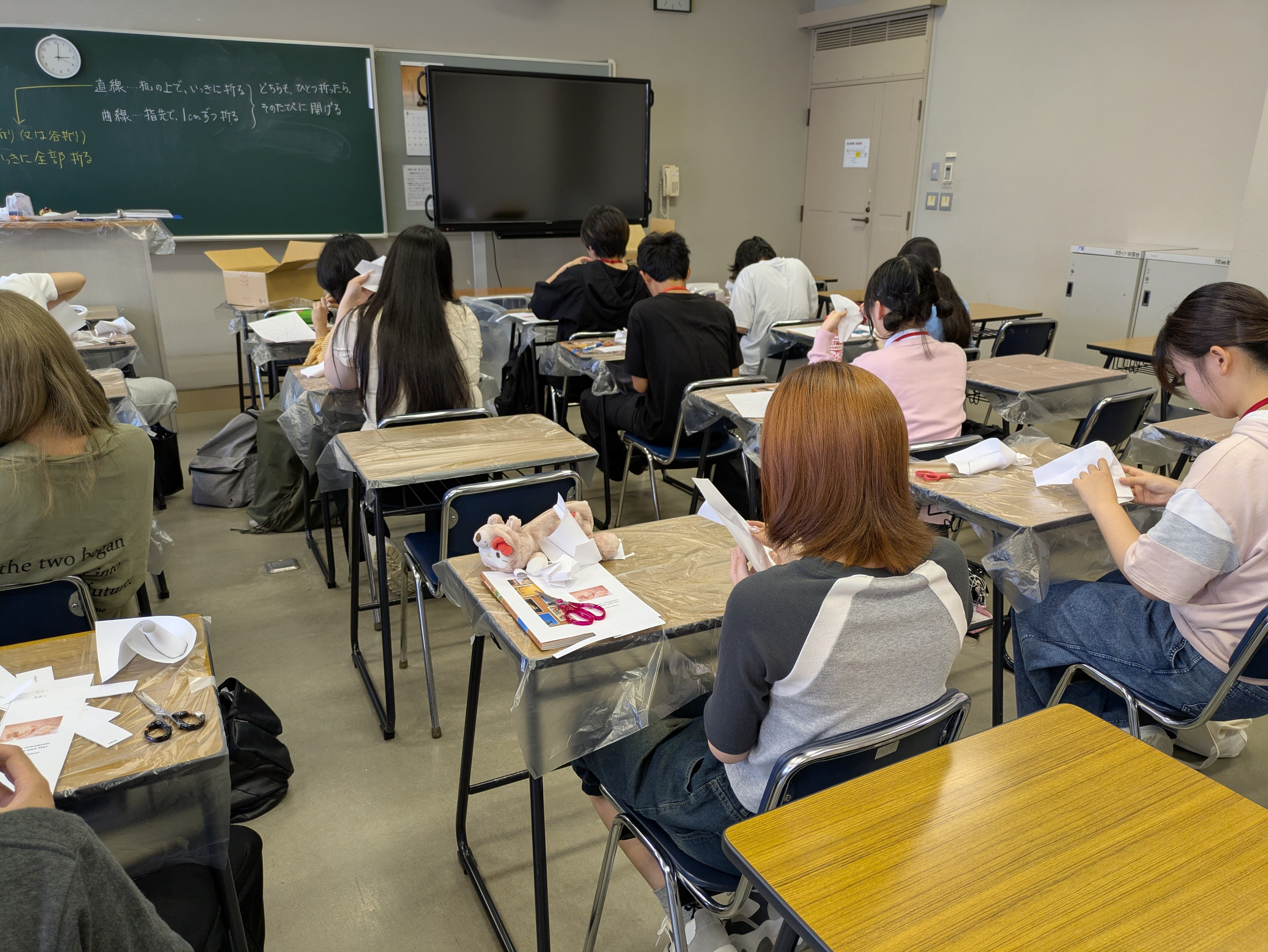 【京都四条通】現在はスクーリング期間👩‍🏫👨‍🏫美術のじかん①