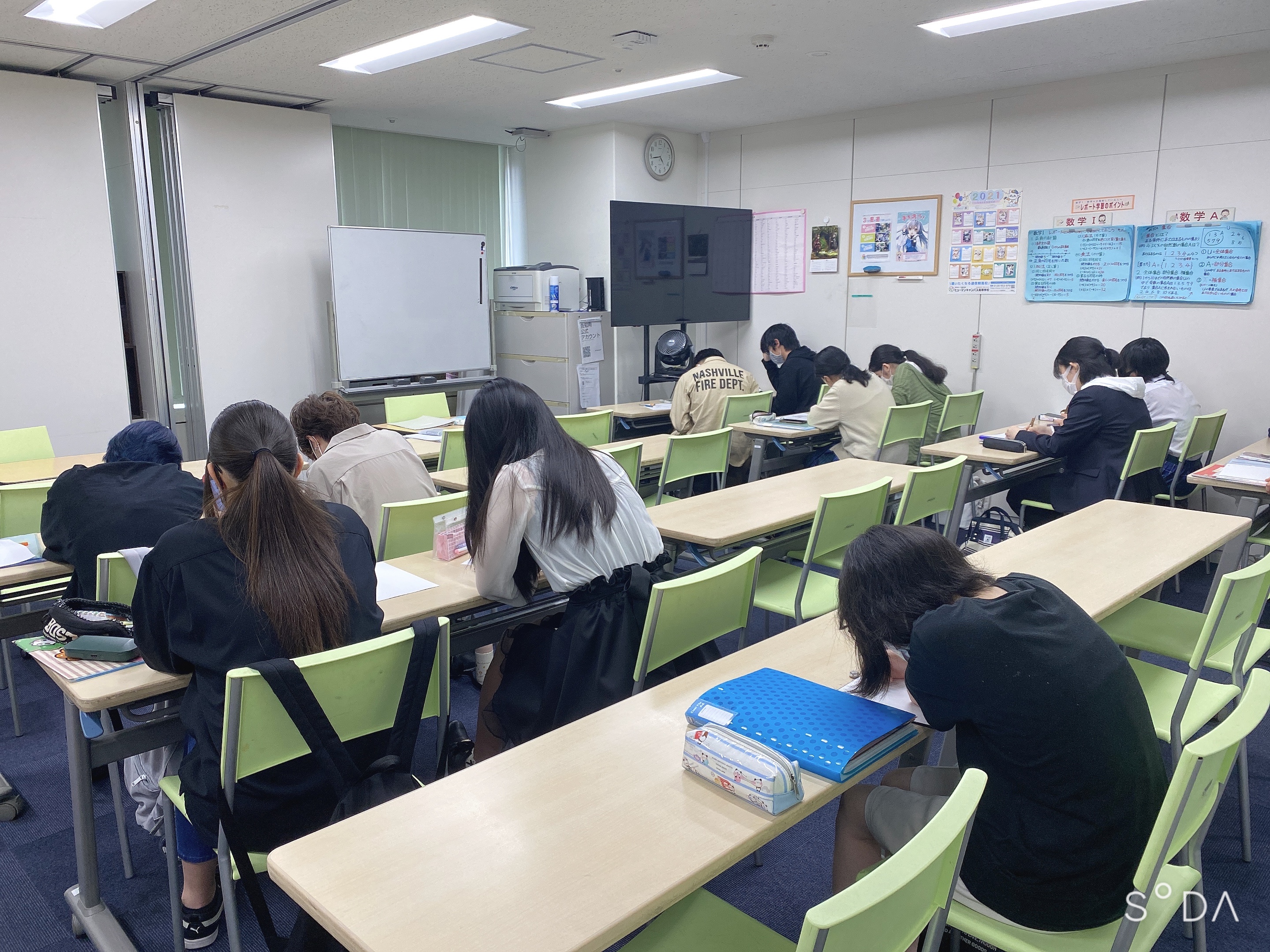 https://www.hchs.ed.jp/campus/nagoya/images/%E3%83%9E%E3%83%B3%E3%82%AC%E3%83%BB%E3%82%A4%E3%83%A9%E3%82%B9%E3%83%88%E5%88%B6%E4%BD%9C%E2%91%A0.jpeg