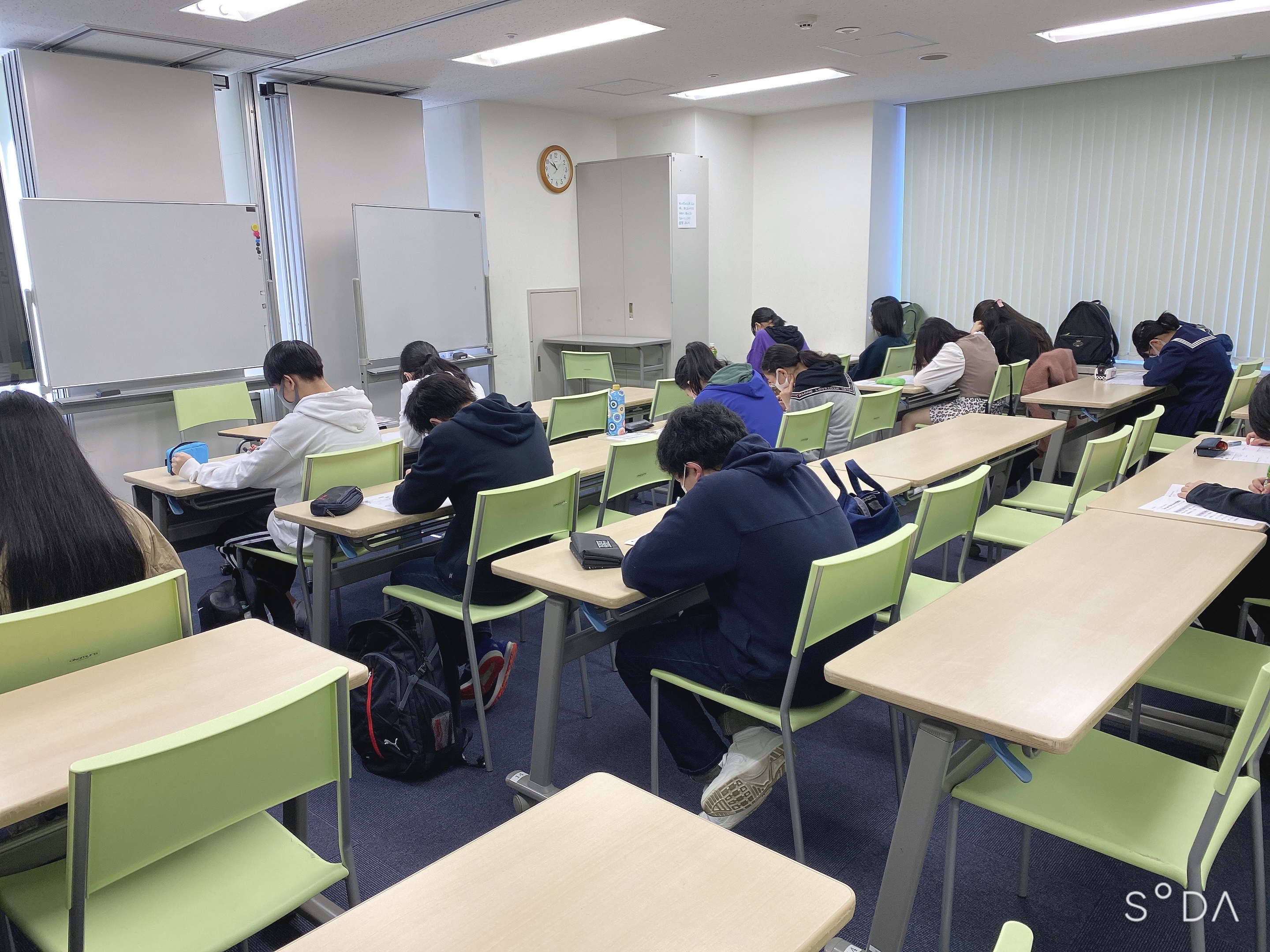 https://www.hchs.ed.jp/campus/nagoya/images/%E3%83%AC%E3%83%9D%E3%83%BC%E3%83%88%E4%BD%93%E9%A8%93%E3%80%80%E5%80%8B%E3%80%85.jpeg