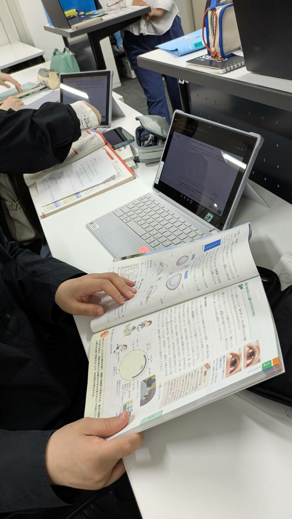 https://www.hchs.ed.jp/campus/nagoya/images/ae748bde0582dc878739906bff4e67533887271d.jpg