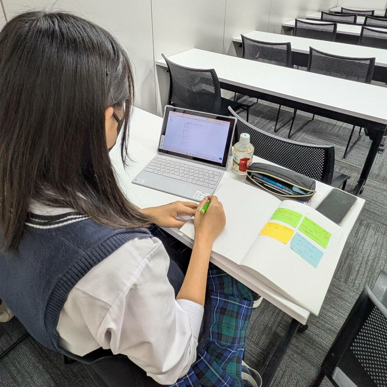 https://www.hchs.ed.jp/campus/nagoya/images/line_oa_chat_251010_142836.jpg