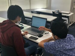 【那覇・沖縄】ゲーム・プログラミングの授業風景