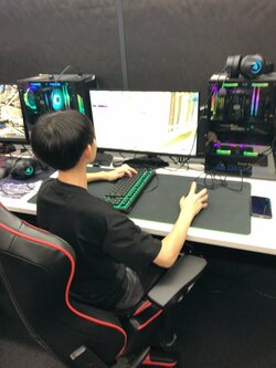 【沖縄・那覇】問題です！彼がしているゲームはなんでしょう(*^^*)