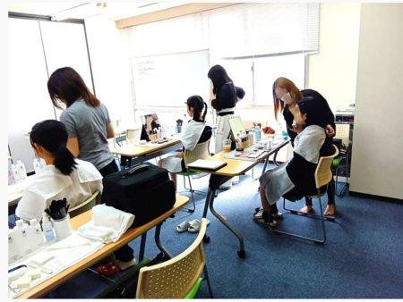 青と白　ビジネス　就職説明会の広告　チラシ (3).png