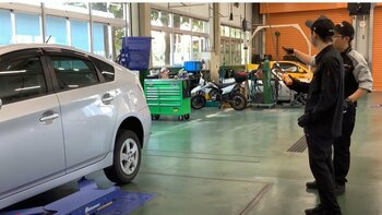 【大宮】車のオイル交換ができる高校生いる？