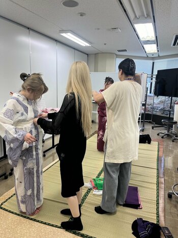 【大阪心斎橋】メイク・美容専攻　着付け体験を行いました！👘