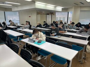 【大阪心斎橋】レポート提出まであと少し、、📚