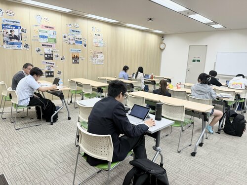 【なんば】ランチ交流会のあとはみんなでレポート学習✏️😊