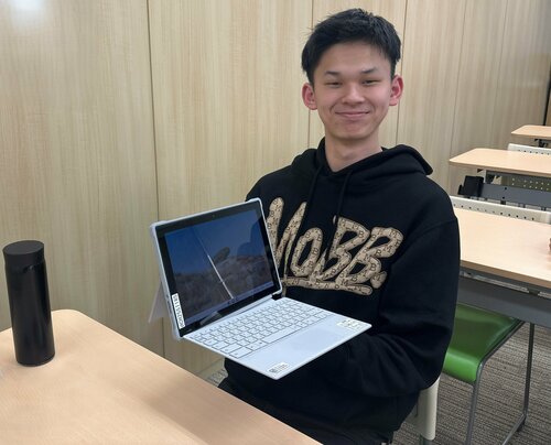 【なんば】レポート課題に取り組む姿はかっこいい💪🏻✨