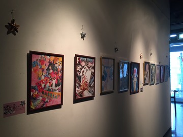 【札幌駅前】イラスト作品展開催中！！