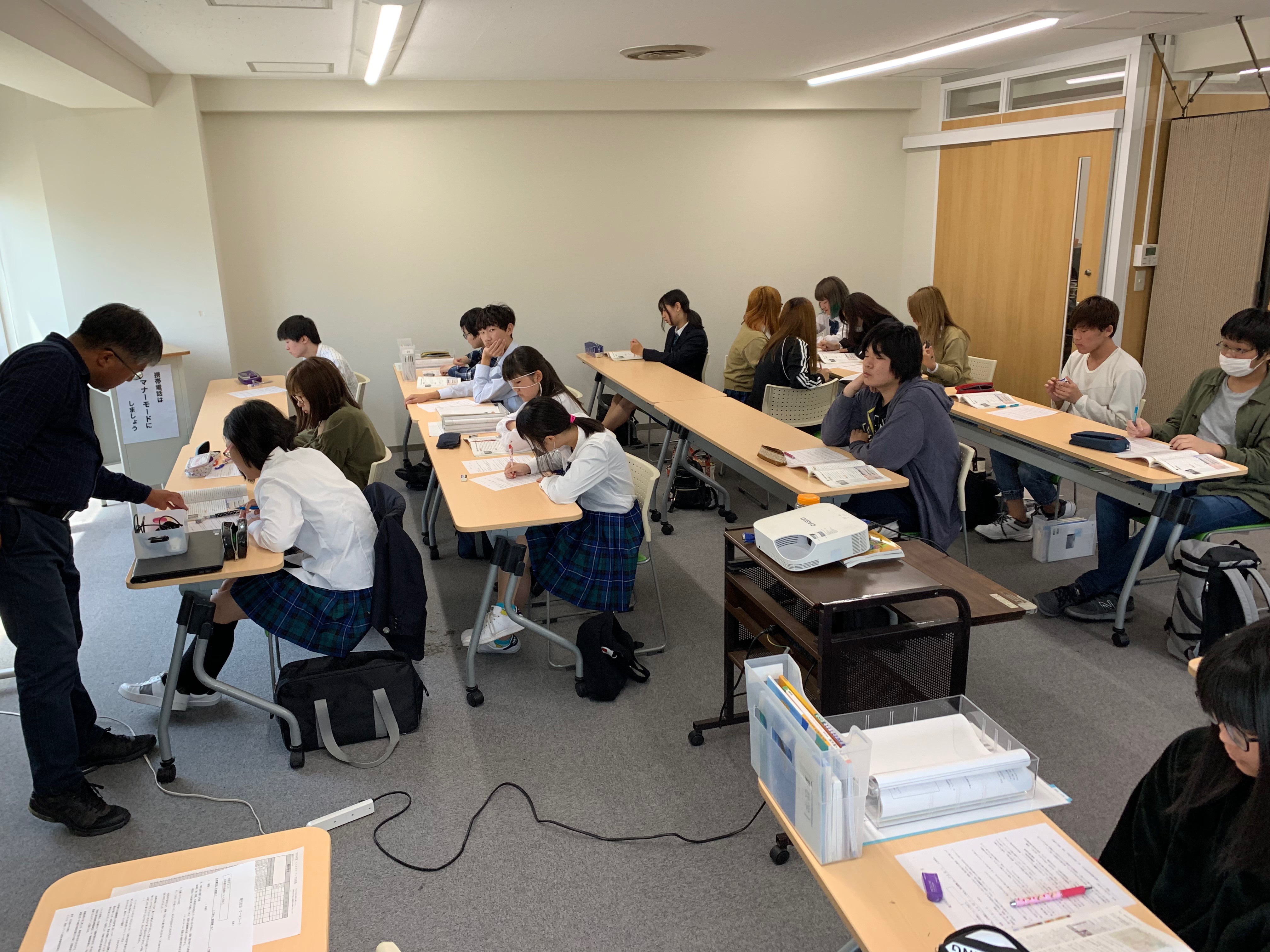 https://www.hchs.ed.jp/campus/takamatsu/images/5.10%E2%91%A1.JPG