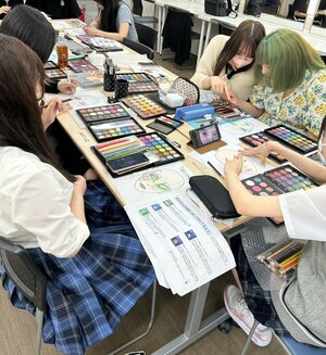 【高田馬場】メイク美容コース♡作品撮りの準備中