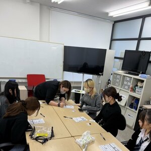 【高田馬場】メイク・美容専攻校外学習💅プロのネイリストが通う卸屋さんに行ってきました✨