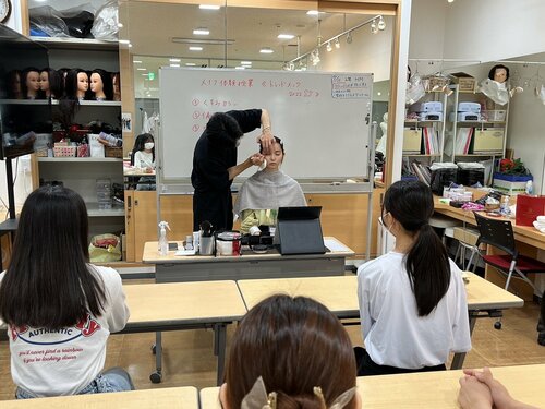 【横浜】ヘアメイク体験授業を実施しました！